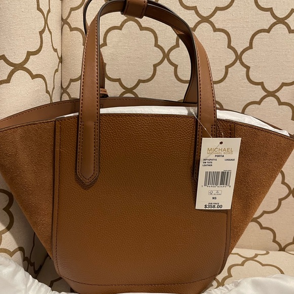 Michael Kors Portia purse and dust cover.  Beautifull brown w soft suede sides - Picture 3 of 4